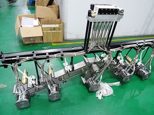 叠层模多头针阀咀技术