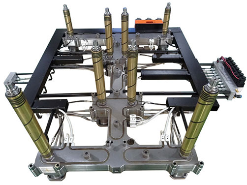 叠层模多头针阀咀技术