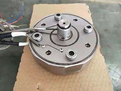 叠层模多头针阀咀技术