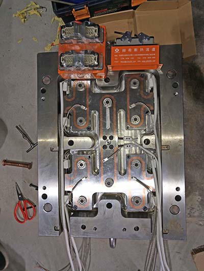 叠层模多头针阀咀技术