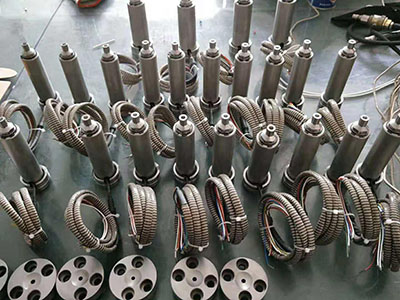 叠层模多头针阀咀技术